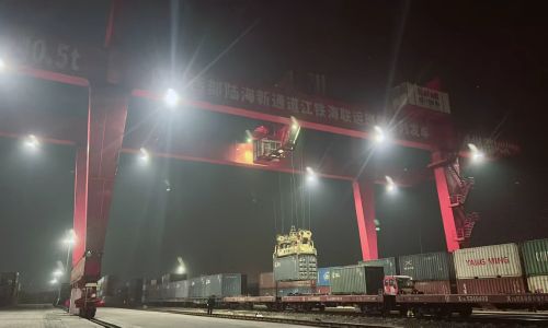 贯通亚欧 赋能开放！泸州国际班列2025圆满收官 启新程续辉煌