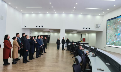 朱江调研蓝田机场低空运行管理服务中心